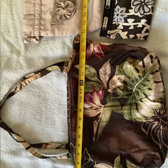 Hawaiian style bag, LeSportsac small pouch for women etc - Picture 2 of 4